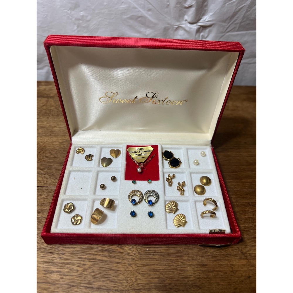as is-vintage 90s/y2k-walmart jewelry center "sweet sixteen" stud earring set
